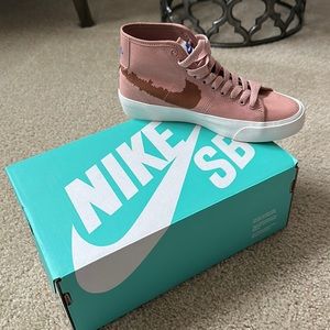 Nike SB Blazer Court Mid PRM